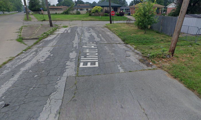 Elliott Theatre - 2018 View Of Elliot Ave - Nothing There (newer photo)